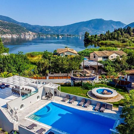 Boat Villa Yénion المظهر الخارجي الصورة